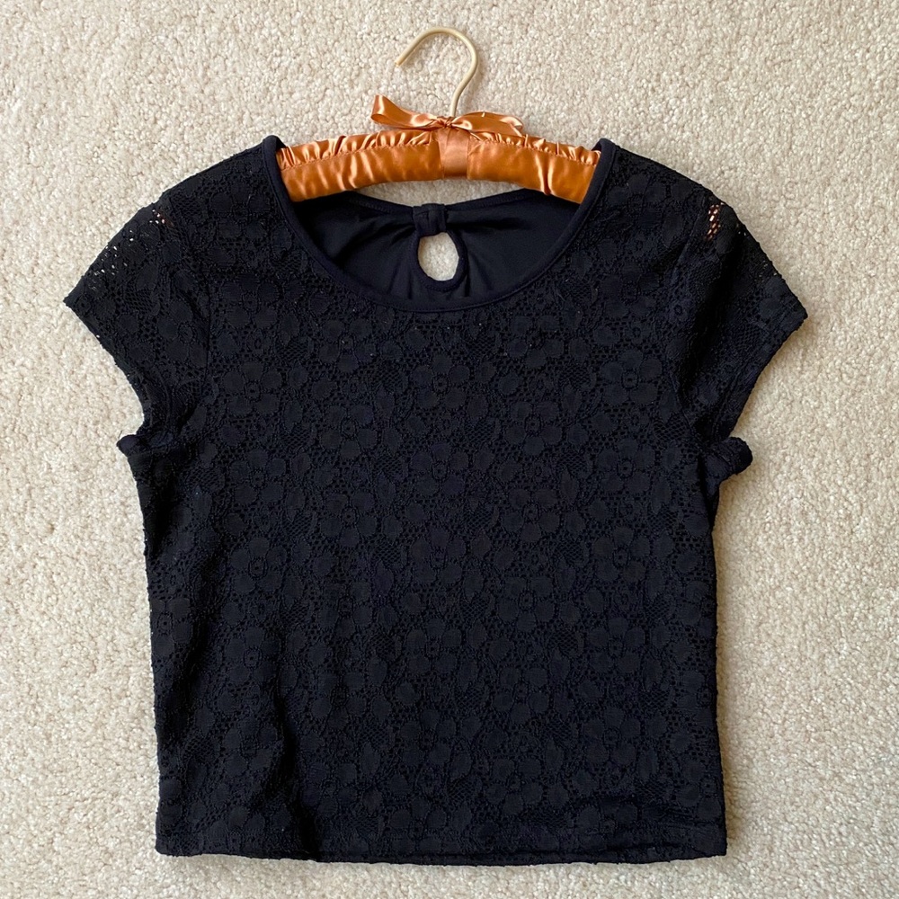 Black Lacy Cap Sleeve Crop Top